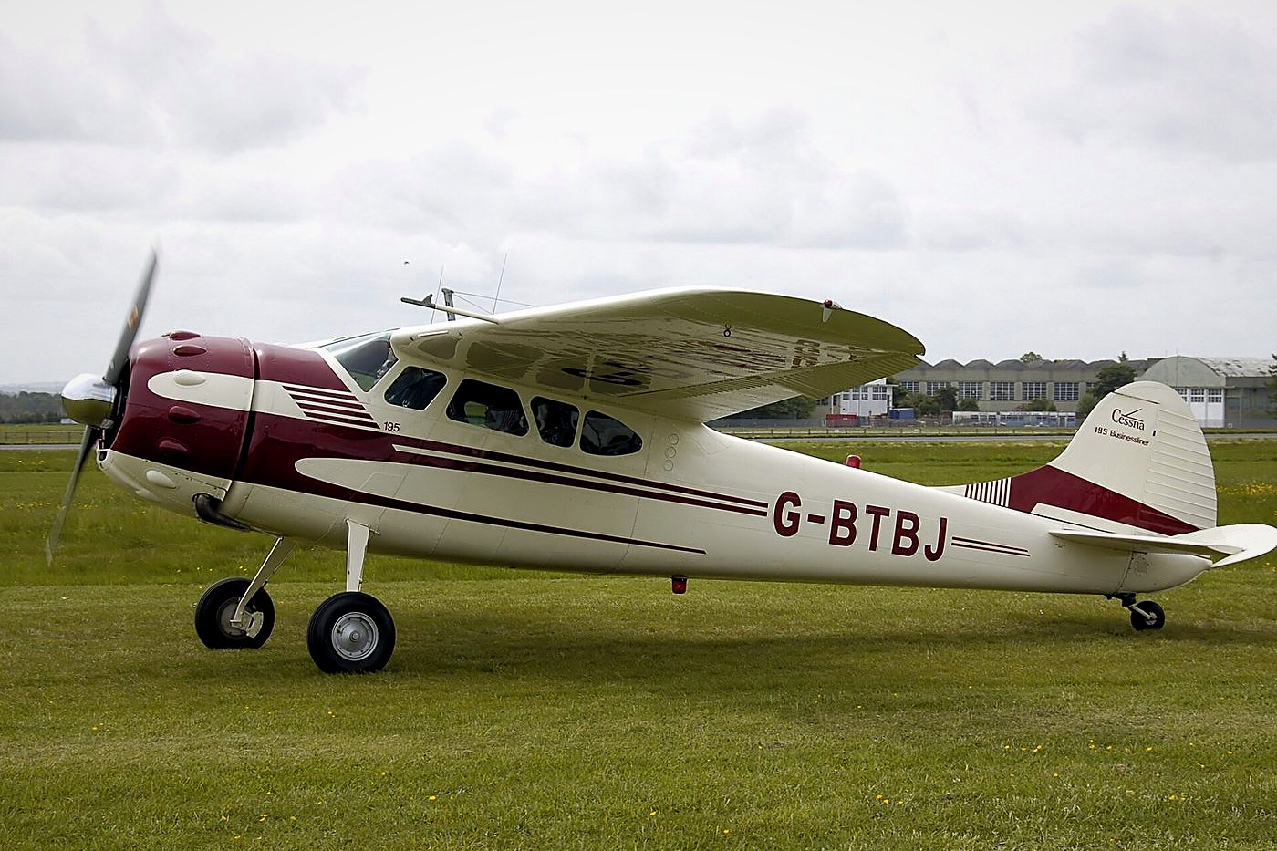 Cessna 195 Businessliner