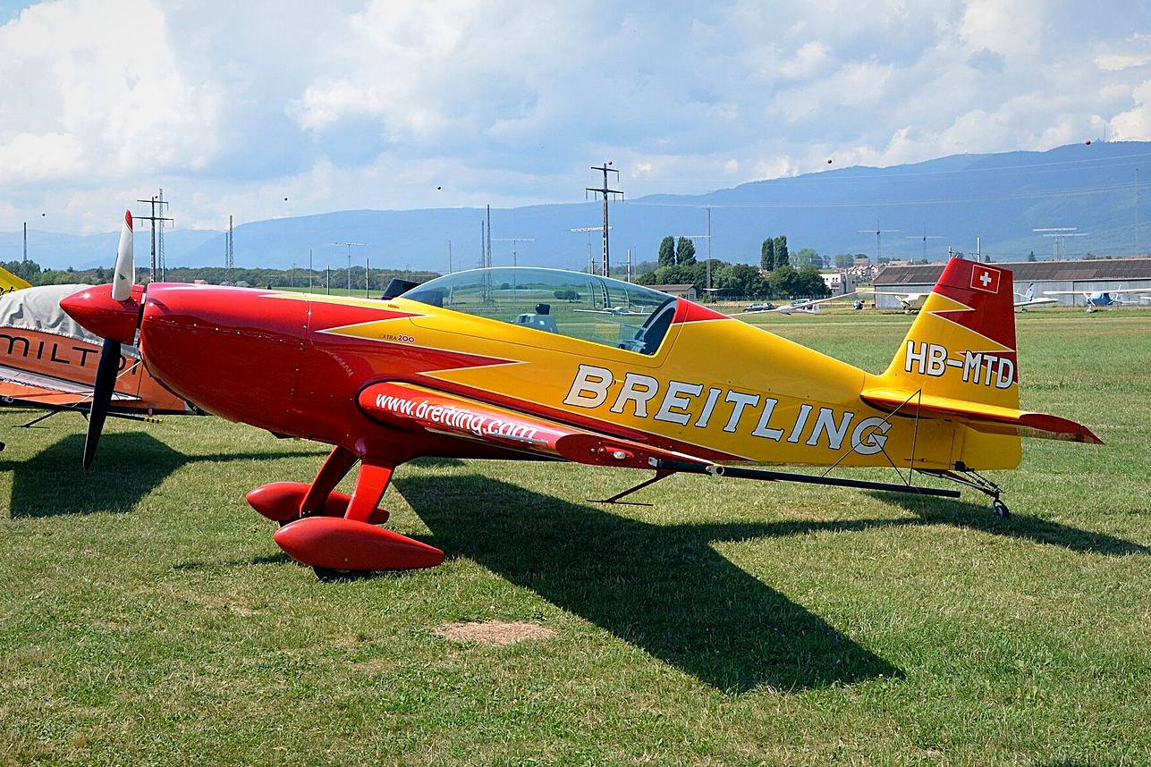 Extra EA-300