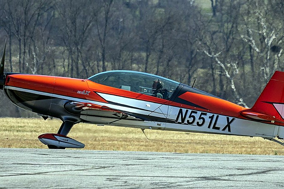 Extra EA-330LX