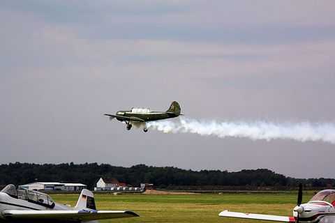 Yak-52