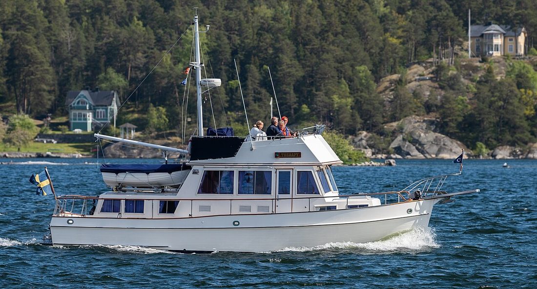 grand banks 32