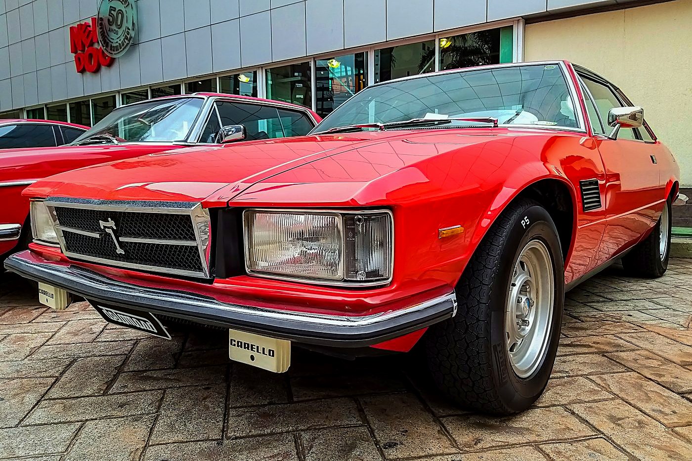 De Tomaso Longchamp
