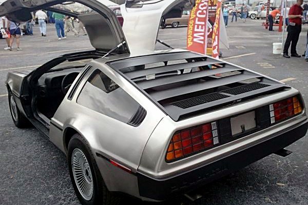 DeLorean DMC-12