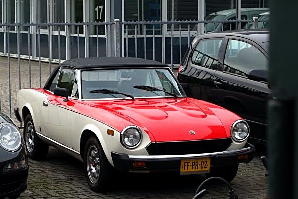 Fiat 124 Spider