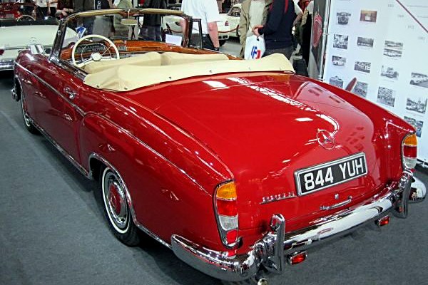 Mercedes-Benz 220 Ponton