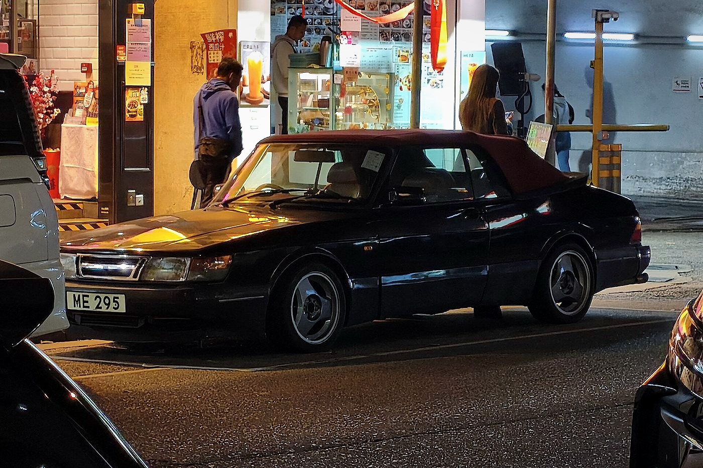 Saab 900