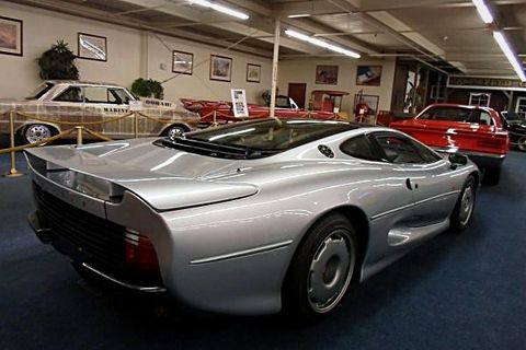 XJ220