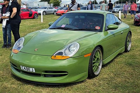 911