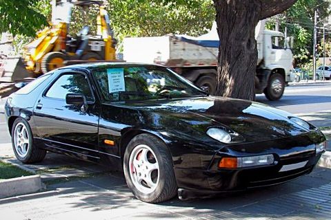 928