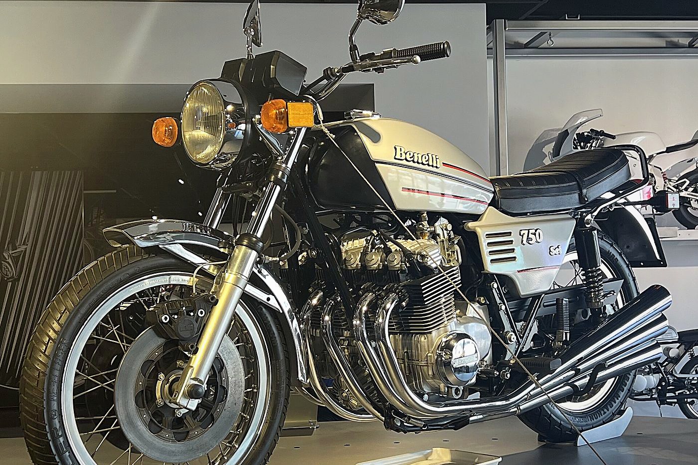 Benelli Sei 750