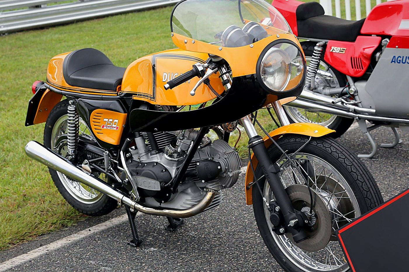 Ducati 750 Sport
