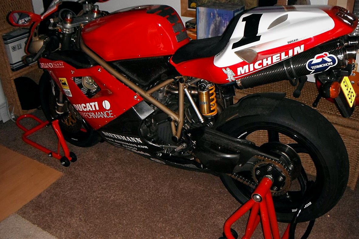 Ducati 916