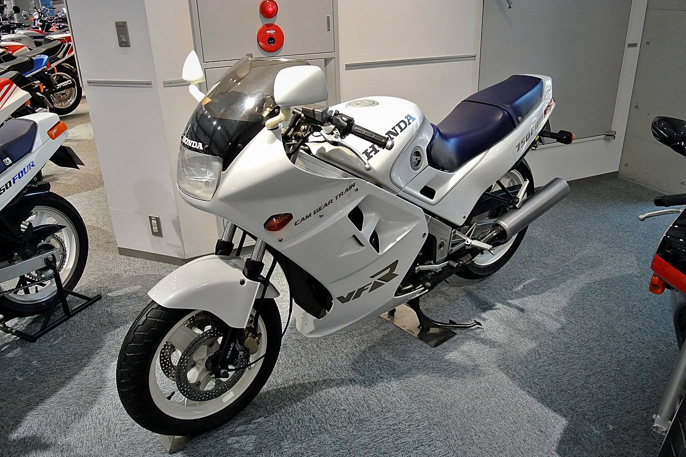 Honda VFR750F