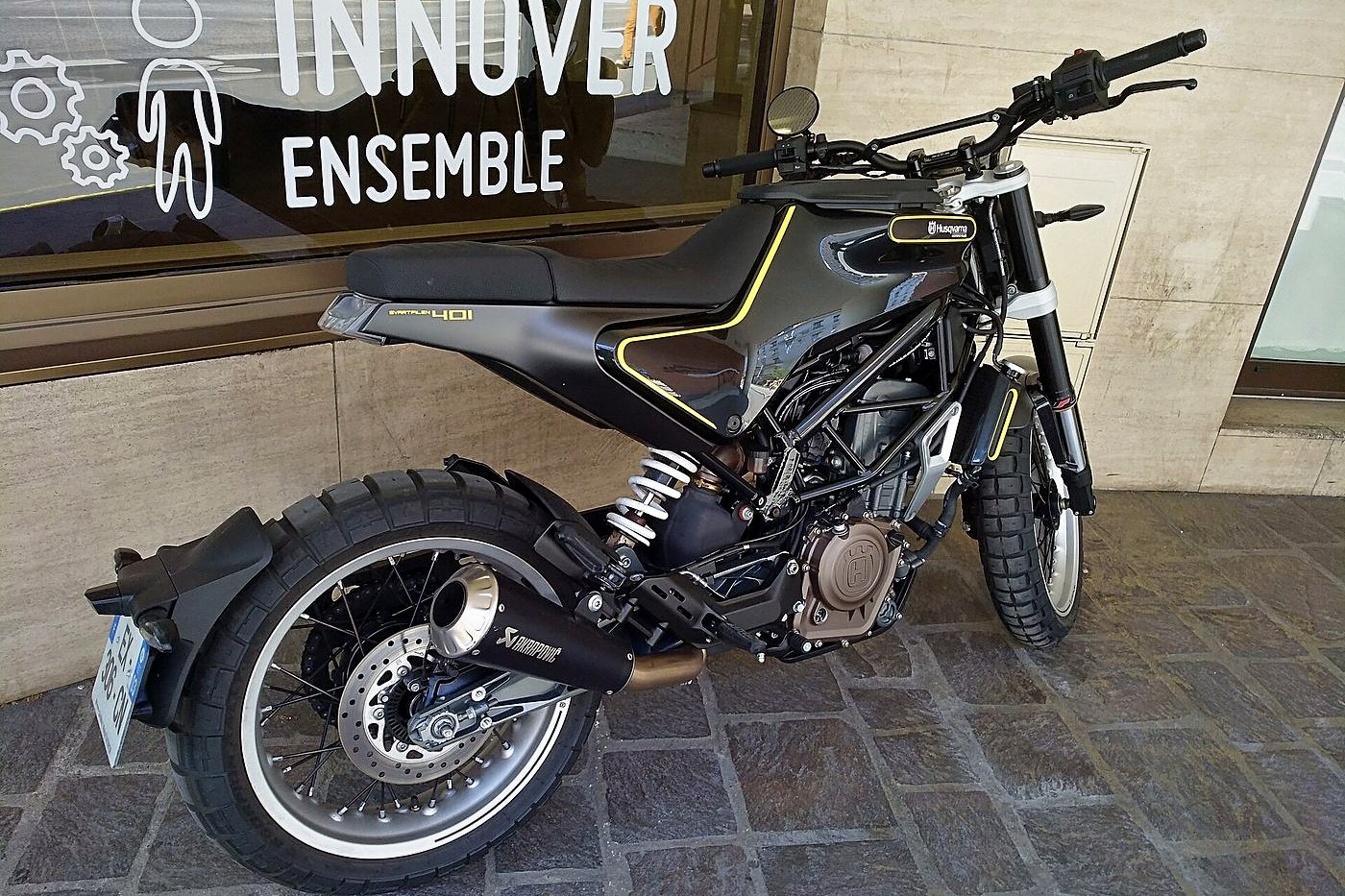 Husqvarna Svartpilen 401