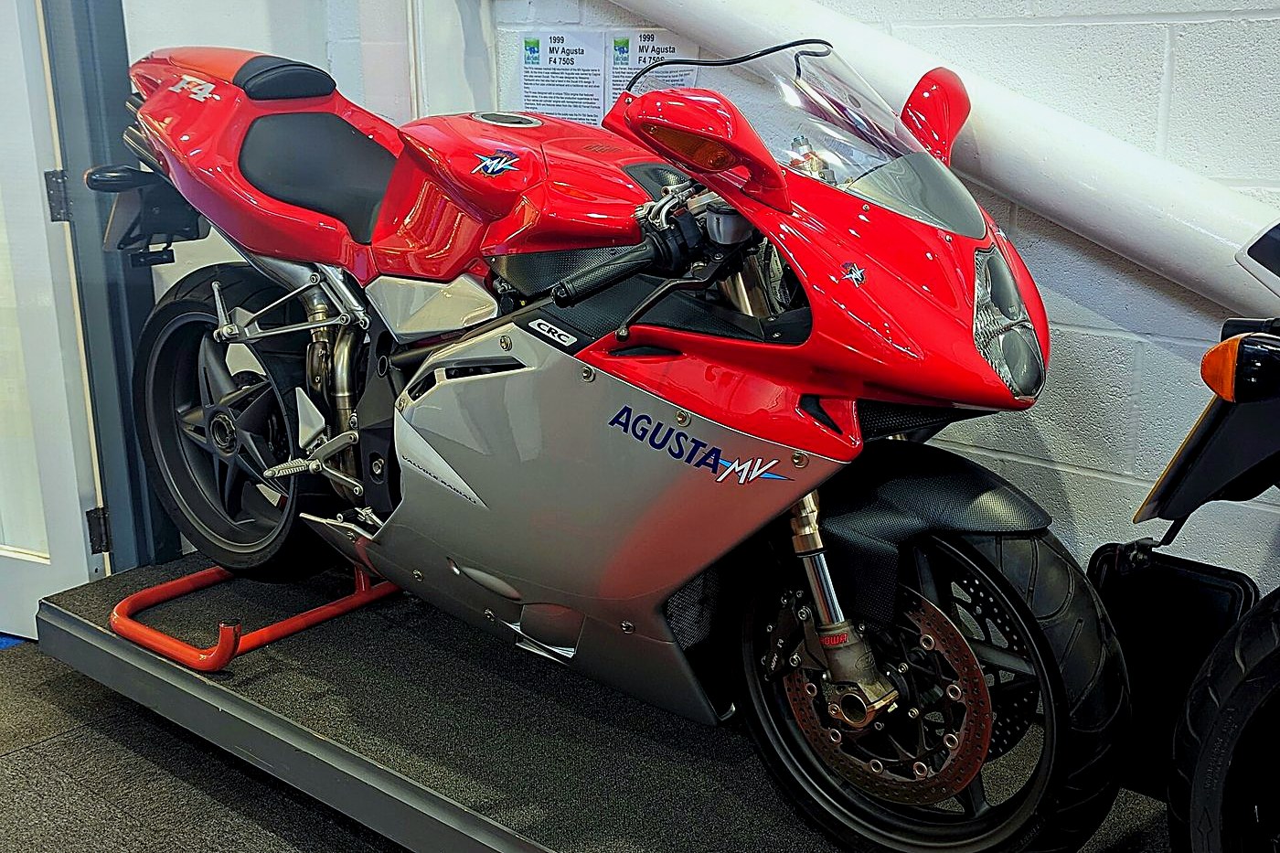 MV Agusta F4 750