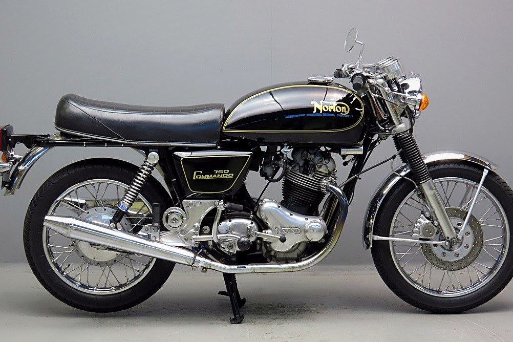 Norton Commando 850 Interstate