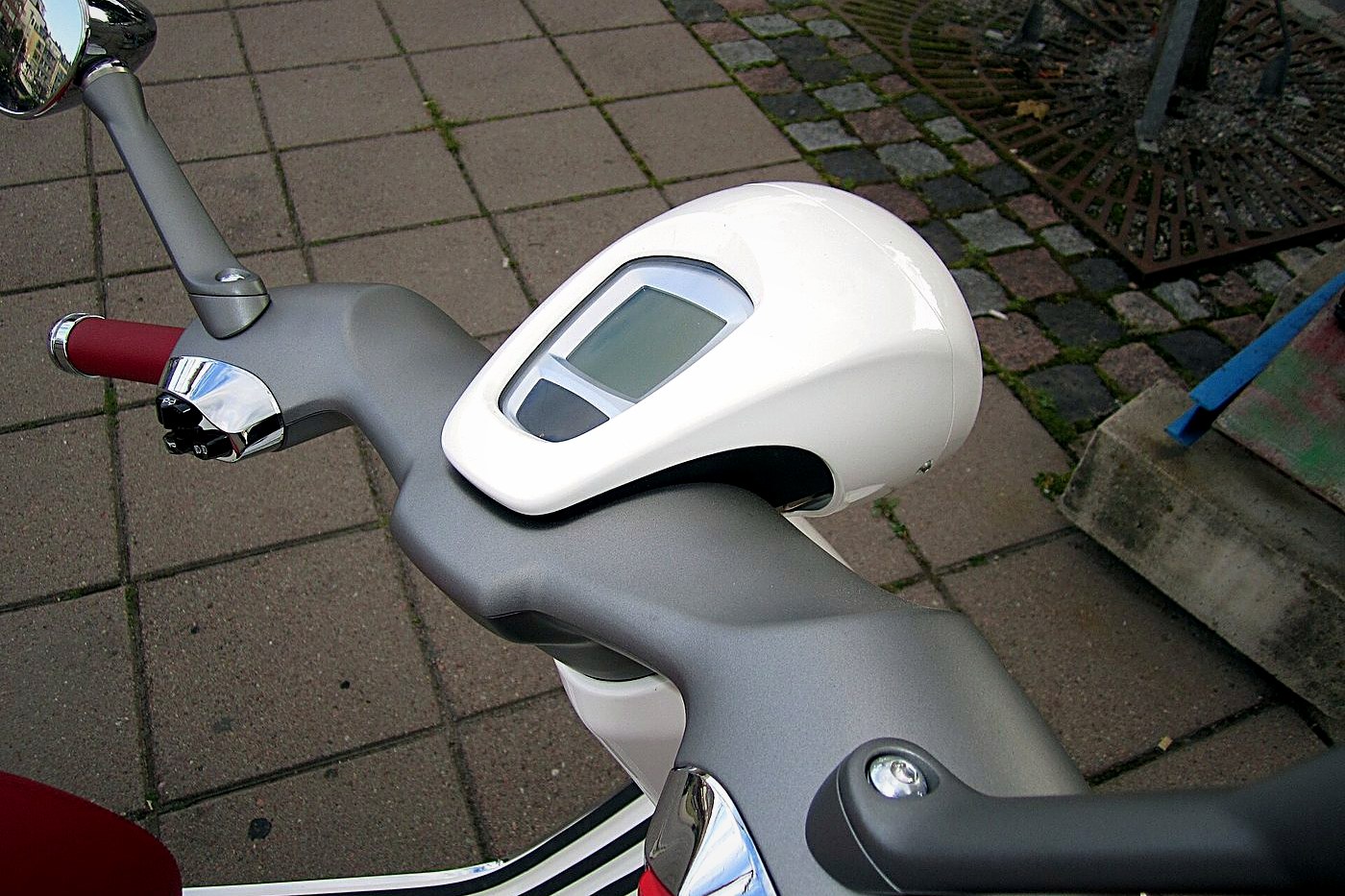 Vespa 946