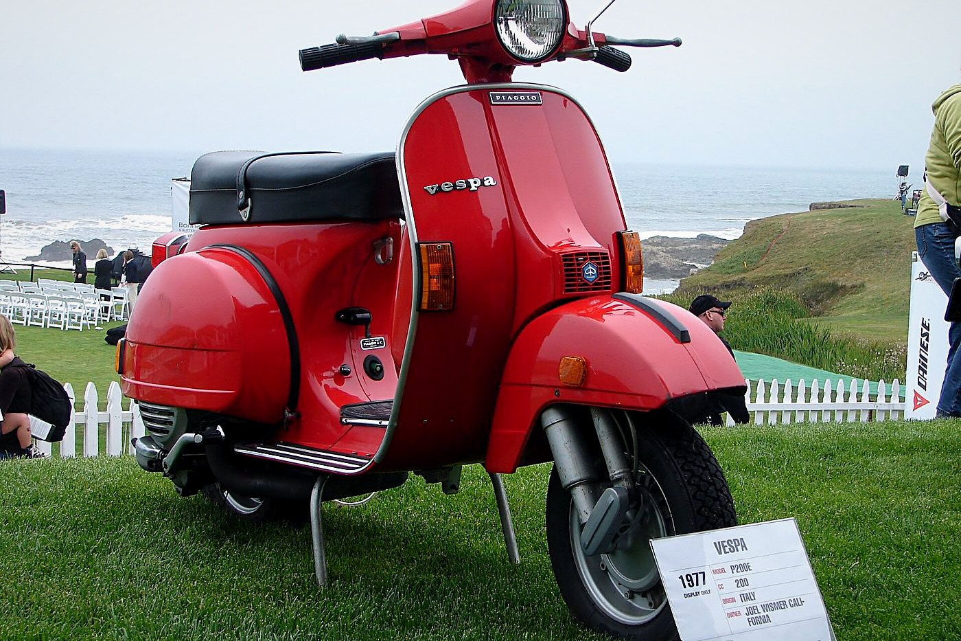 Vespa P200E