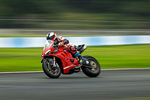 Panigale V4