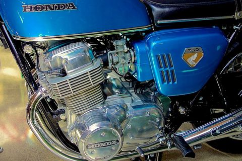 CB750