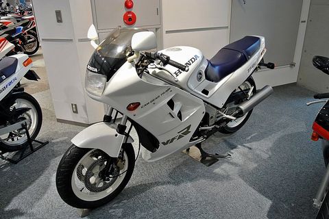 VFR750F