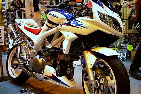 SV1000