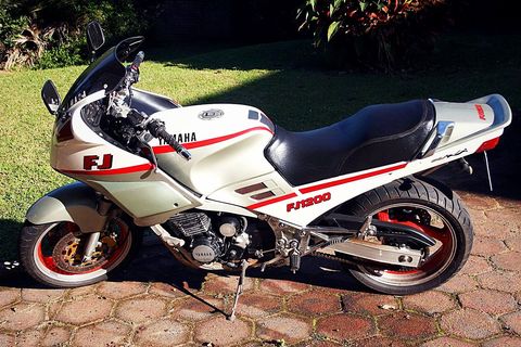 FJ1200
